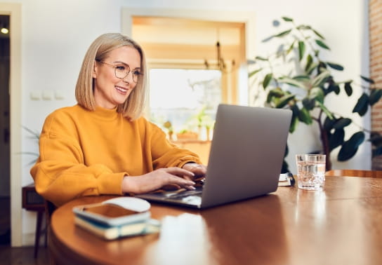 woman on laptop